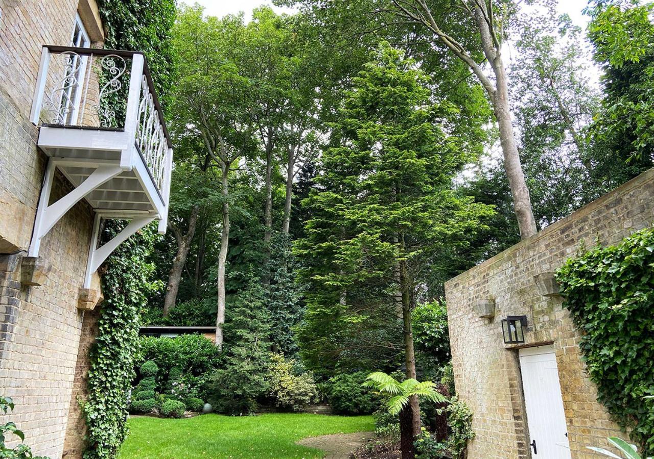 Unique Living In Victorian Water Tower Vila Benington  Exterior foto